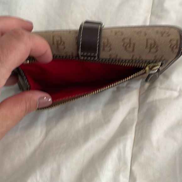 Dooney and Bourke monogrammed new without tags wallet - Picture 6 of 6